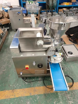 Supermarket Food Encrusting Machine Make Meat Ball With And Swinging Cutter Head Group