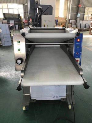 Espessura ajustada máquina regulada elétrica de Sheeter da massa 4KW